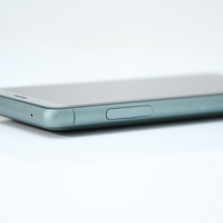 �ڱվ����ʡ������ɹ���SIM�ե꡼ docomo Xperia XZ2 Compact SO-05K