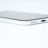 �ڱվ����ʡ�SIM�ե꡼ iPhone SE �裲���� 128GB �ۥ磻��