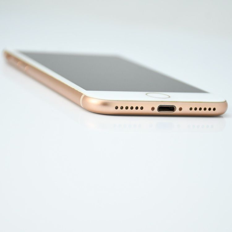 �����ʡ���°�ʴ�����SIM�ե꡼ iPhone8 64GB �������