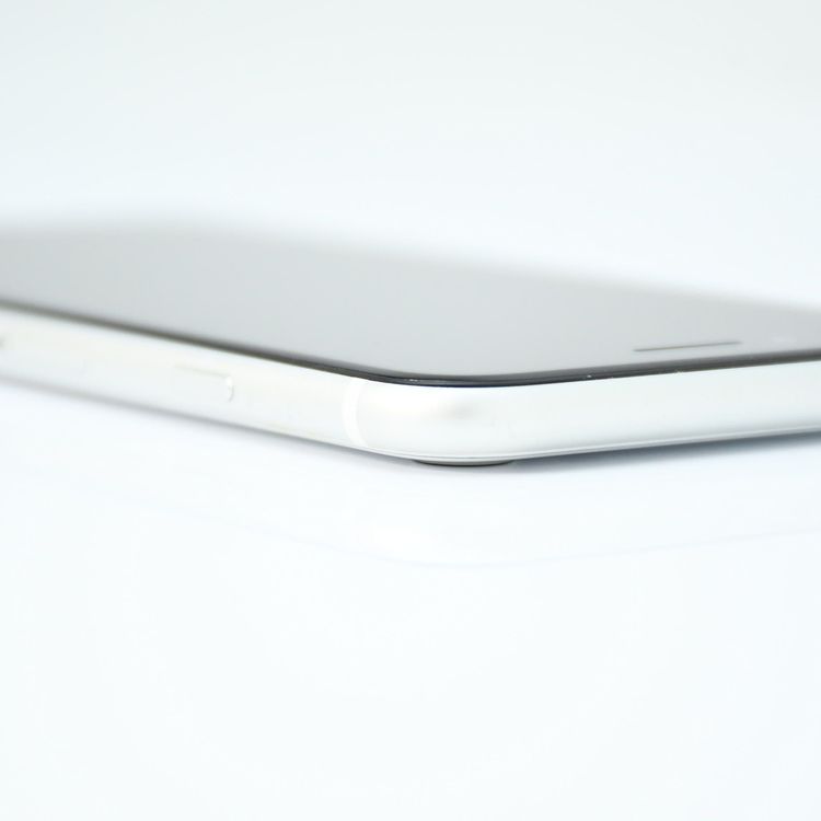 �����ʡ������Хåƥ꡼87���docomo SIM�ե꡼ iPhone SE �裲���� 64GB