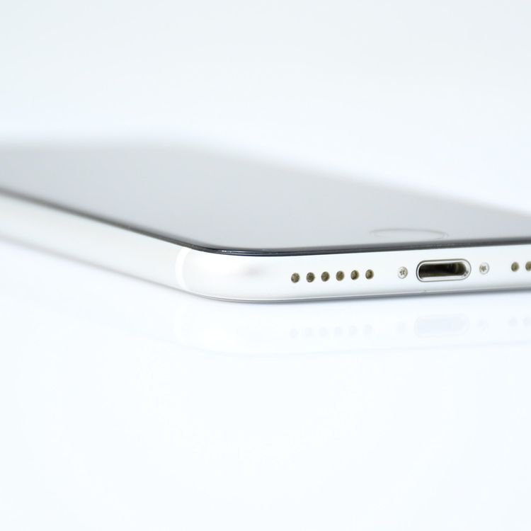 SIM�ե꡼ iPhone SE �裲���� 64GB �ۥ磻��