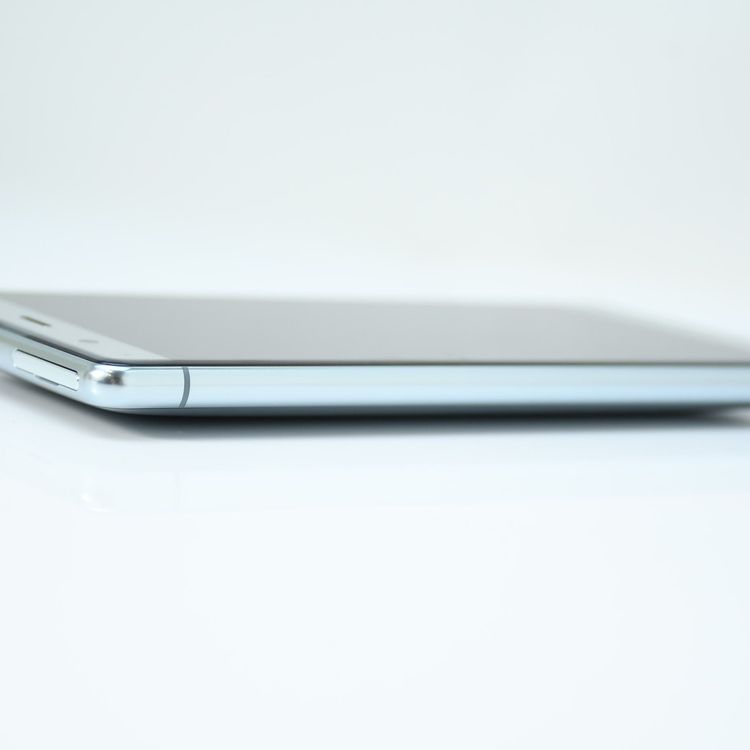 �����ʡ������ɹ���SIM�ե꡼ au Xperia XZ2 Premium SOV38