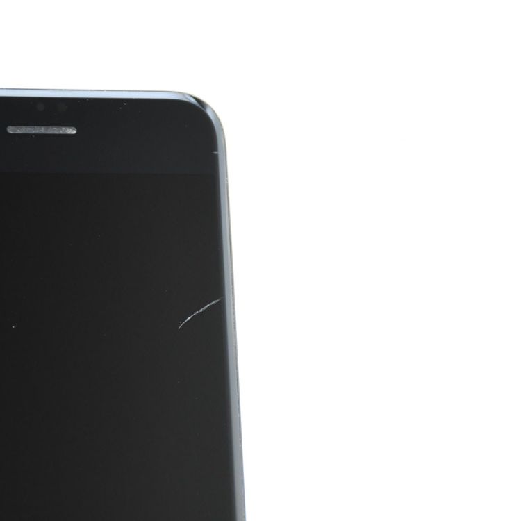 �ڽ����Хåƥ꡼�������� 81���SIM�ե꡼ iPhone SE ��3���� 64GB �������饤��