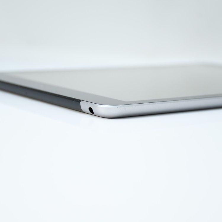 �ڥХåƥ꡼��������98���docomo SIM�ե꡼iPad ��6���� 32GB