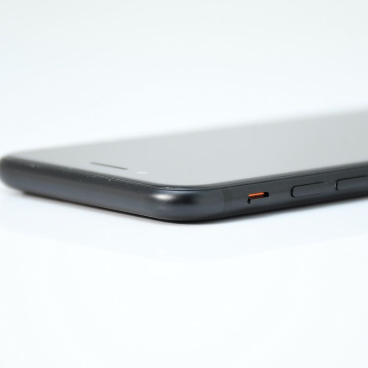 �ڽ����Хåƥ꡼81���SIM�ե꡼ iPhone SE �裲���� 64GB �֥�å�