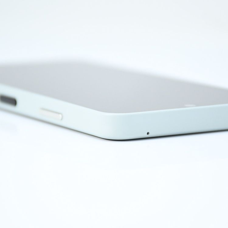 �ڿ���Ʊ�͡�SIM�ե꡼ docomo AQUOS wish3 SH-53D ���꡼��