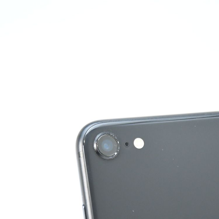 �ڱվ����ʡ�SIM�ե꡼ iPhone SE �裲���� 64GB �֥�å�