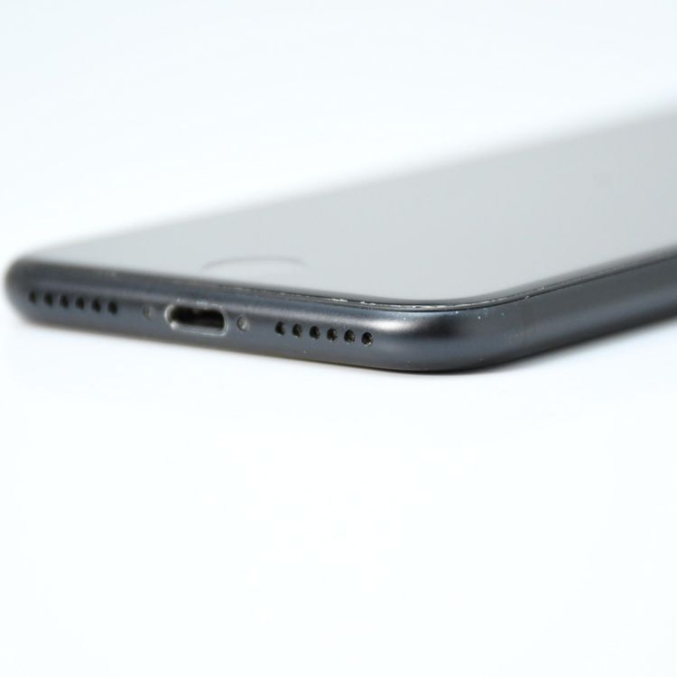 ��ư��ġ�����100 %���վ����ʡ�SIM�ե꡼ iPhone SE�裲���� 128GB �֥�å�