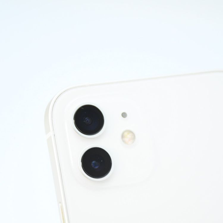 �����ʡ�ư��ġ�����100 %��docomo SIM�ե꡼ iPhone12 64GB �ۥ磻��