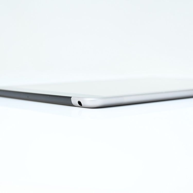 �ڲ��̲����ܥ��󥸥�󥯡�SIM�ե꡼iPad ��6���� 32GB ���ڡ������쥤
