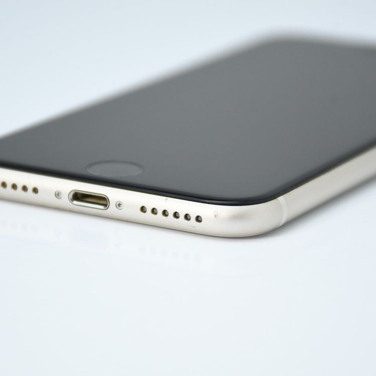 �ڱվ����ʡ������Хåƥ꡼��������87���au SIM�ե꡼ iPhoneSE �裳���� 64GB