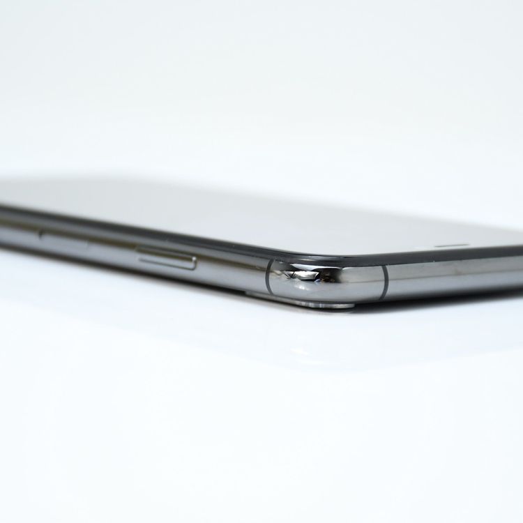 �ڱվ����ʡ�ư��ġ�����100 %��SIM�ե꡼ iPhone XS 256GB ���ڡ������쥤