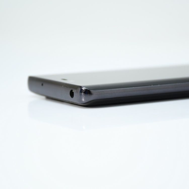 �����ʡ�SIM�ե꡼ Rakuten Hand P710 64GB �֥�å�