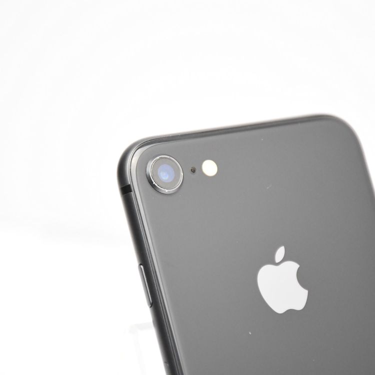 ��ư���ǽ������100���docomo SIM�ե꡼ iPhone 8 64GB