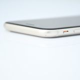 �ڽ����Хåƥ꡼81����վ����ʡ�docomo SIM�ե꡼ iPhoneSE �裳���� 64GB