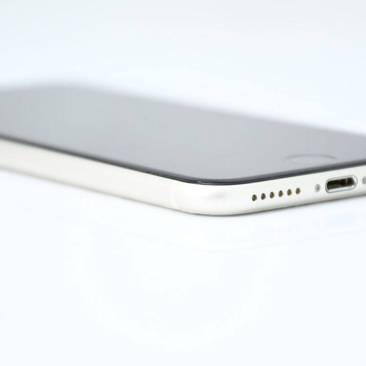 ��ư��ġ����̳���docomo SIM�ե꡼iPhone SE �裳���� 128GB