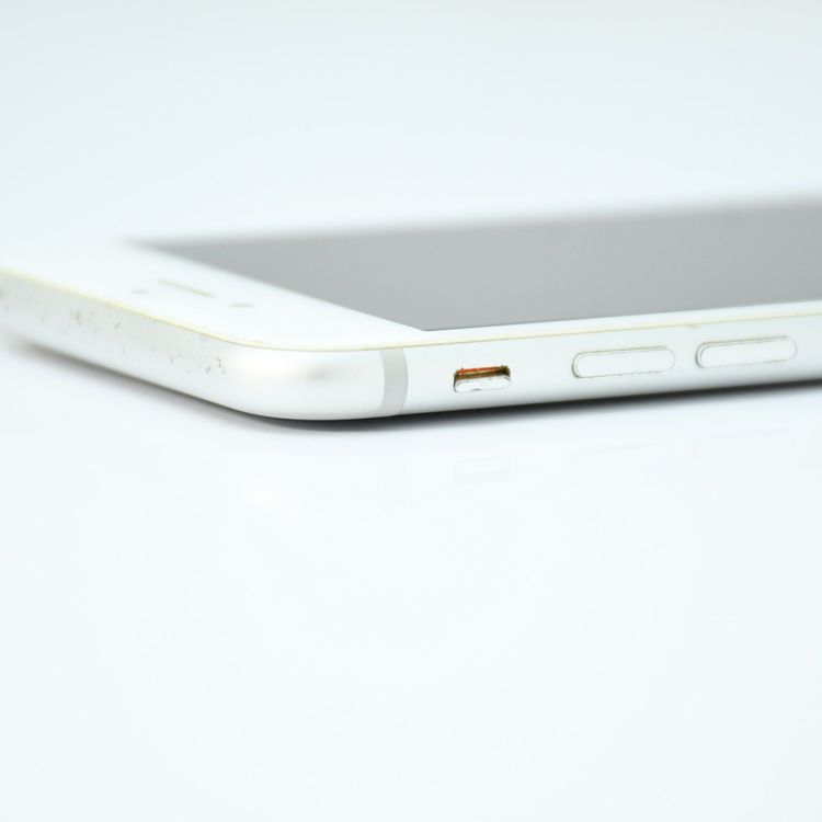 �ڱվ����ʡ�SIM�ե꡼ iPhone7 128GB ����С�