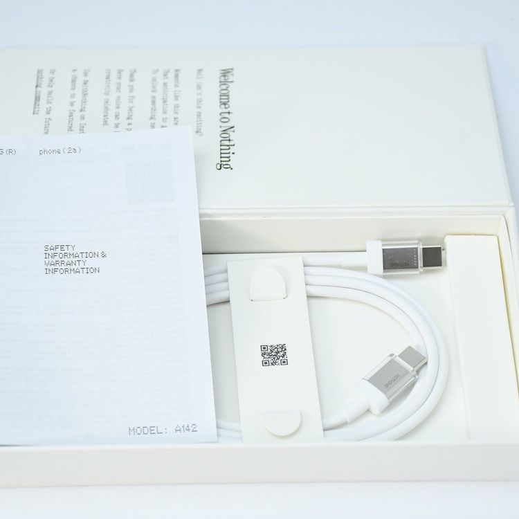 �ڿ���Ʊ�͡۹����� SIM�ե꡼ Nothing Phone 2a  A142 128GB MILK