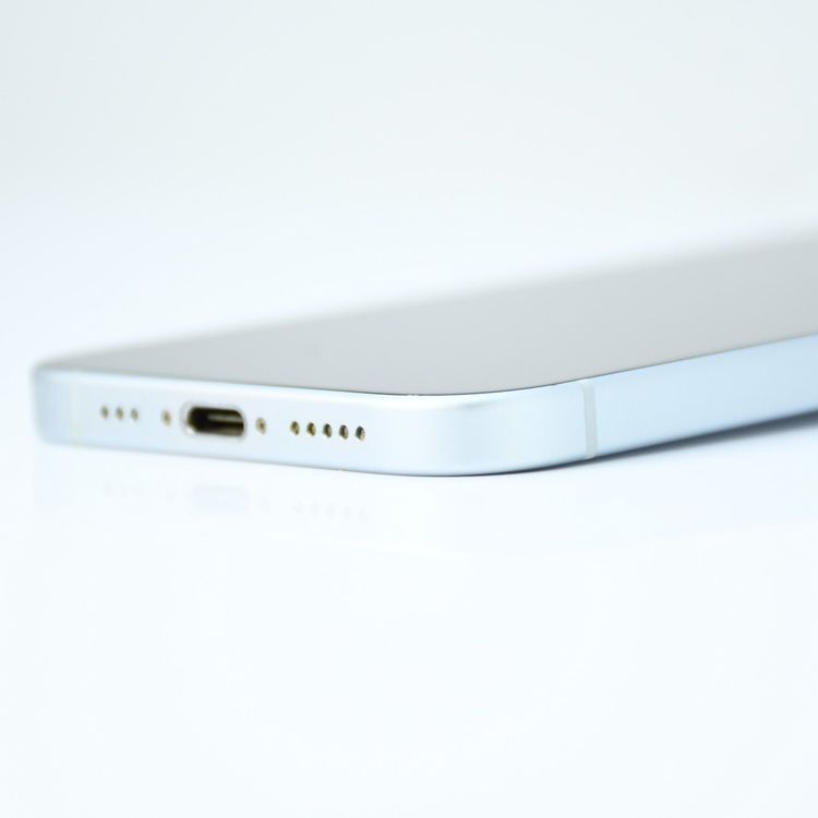 �ڱվ����ʡ������Хåƥ꡼93���SIM�ե꡼ iPhone15 128GB �֥롼