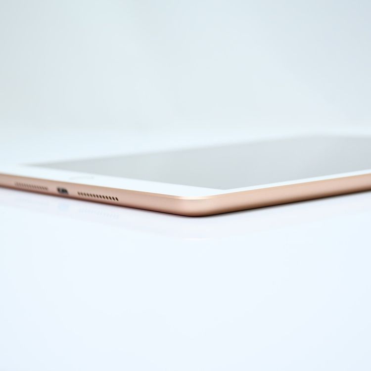 【極上美品】 iPad 第7世代 Wi-Fiモデル 32GB ゴールド