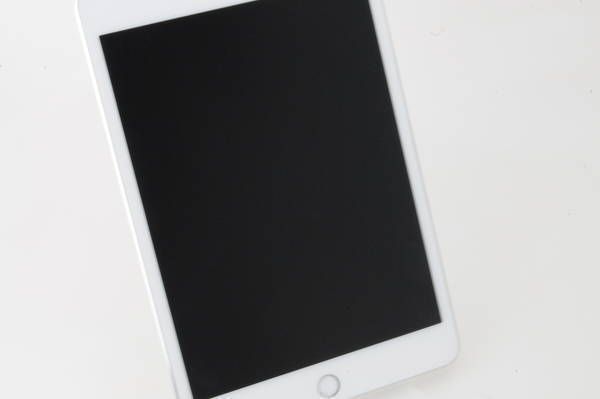 ムスビー｜安心保証＊Softbank ipad mini4 セルラーモデル16GB 電池 
