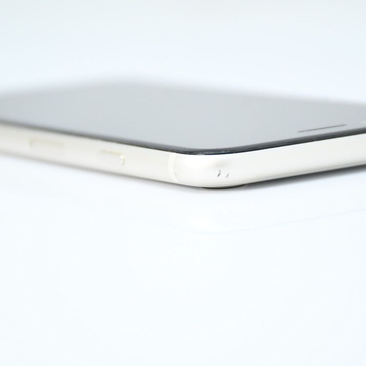 ��ư��ġ��Ҥӳ���SIM�ե꡼iPhone SE �裳���� 64GB �������饤��