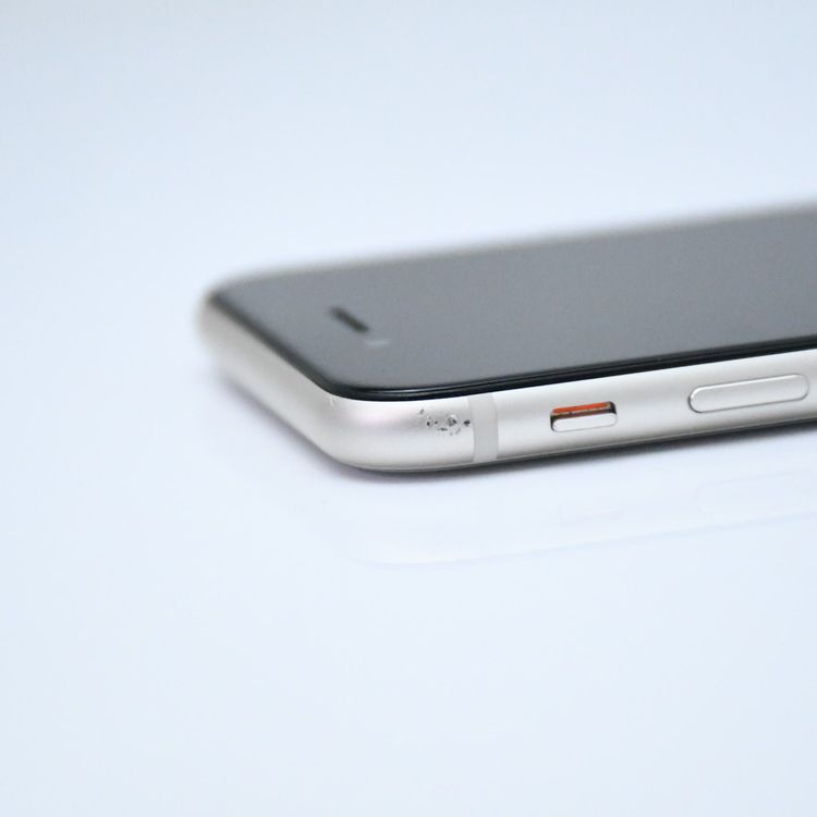 ưġ100 % SIMե꡼ iPhoneSE 裳 64GB 饤