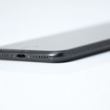 �ڱվ����ʡ�SIM�ե꡼ iPhone SE �裲���� 64GB �֥�å�