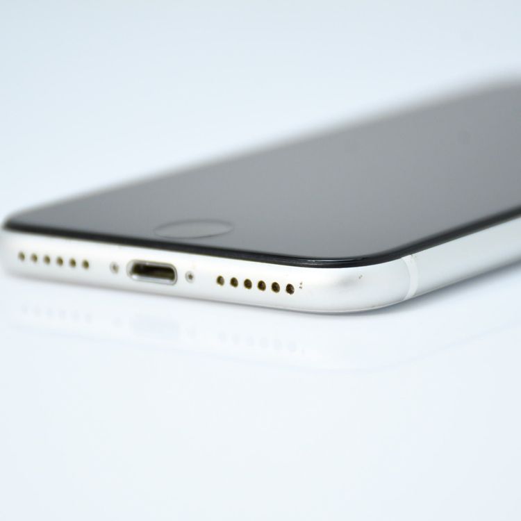 ��ư��ġ�����100 %��SIM�ե꡼ iPhone SE�裲���� 128GB �ۥ磻��