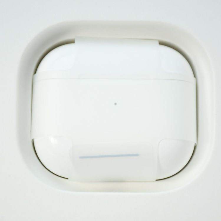 ����°�ʴ�����AirPods ��3����  Wireless Charging Case