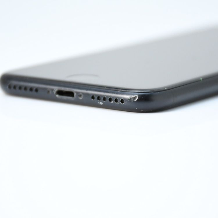 �ڽ����Хåƥ꡼��������81%��au SIM�ե꡼ iPhone SE �裲���� 64GB �֥�å�