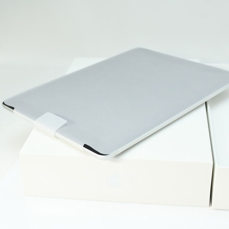 �ڥХåƥ꡼��������92������ʡ�iPad ��9���� 64GB ����С� Wi-Fi��ǥ�