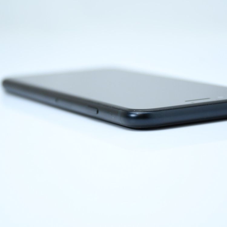 ڱվʡХåƥ꡼83%SIMե꡼ iPhoneSE 裳 64GB ߥåɥʥ