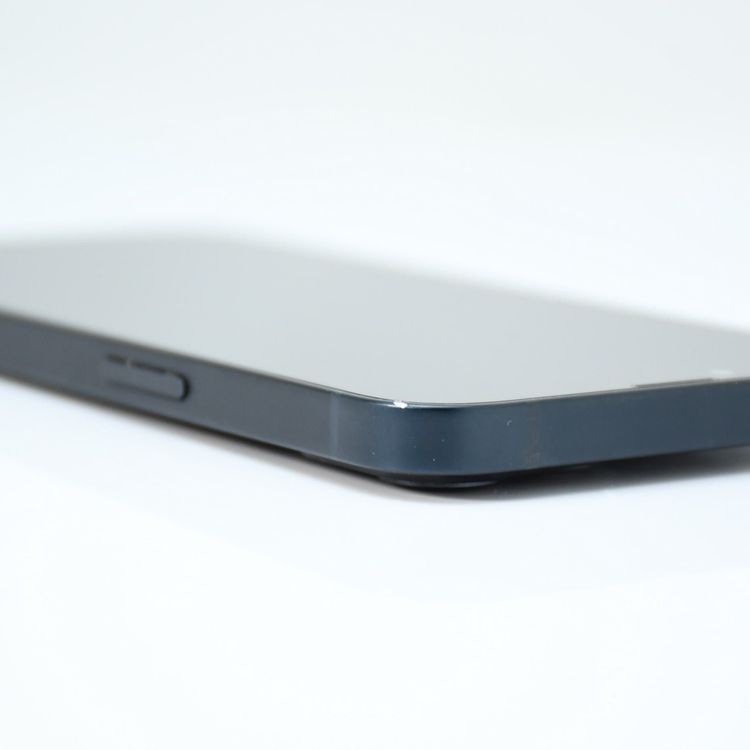 �ڱվ����ʡ�au SIM�ե꡼ iPhone13 256GB �ߥåɥʥ���