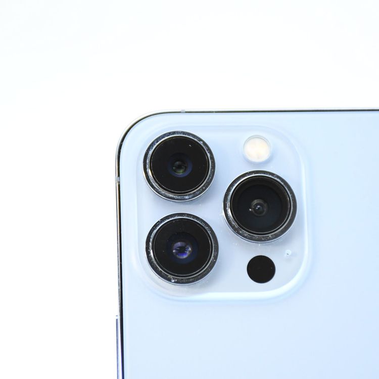 ��ư��ġ�����100 %���վ����ʡ�docomo SIM�ե꡼ iPhone13 Pro 256GB