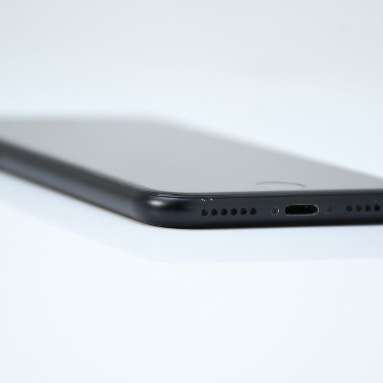 �ڽ����Хåƥ꡼��������86���SIM�ե꡼ iPhone SE �裲���� 128GB �֥�å�