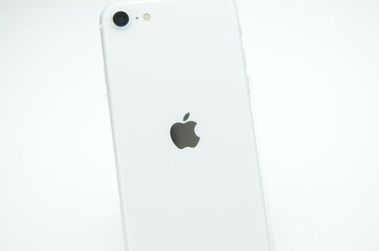 ムスビー｜極上美品＊Apple store版 SIMフリー iPhone SE 第2世代
