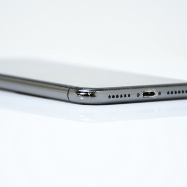 �ڱվ����ʡ������Хåƥ꡼83���docomo SIM�ե꡼ iPhone X 64GB