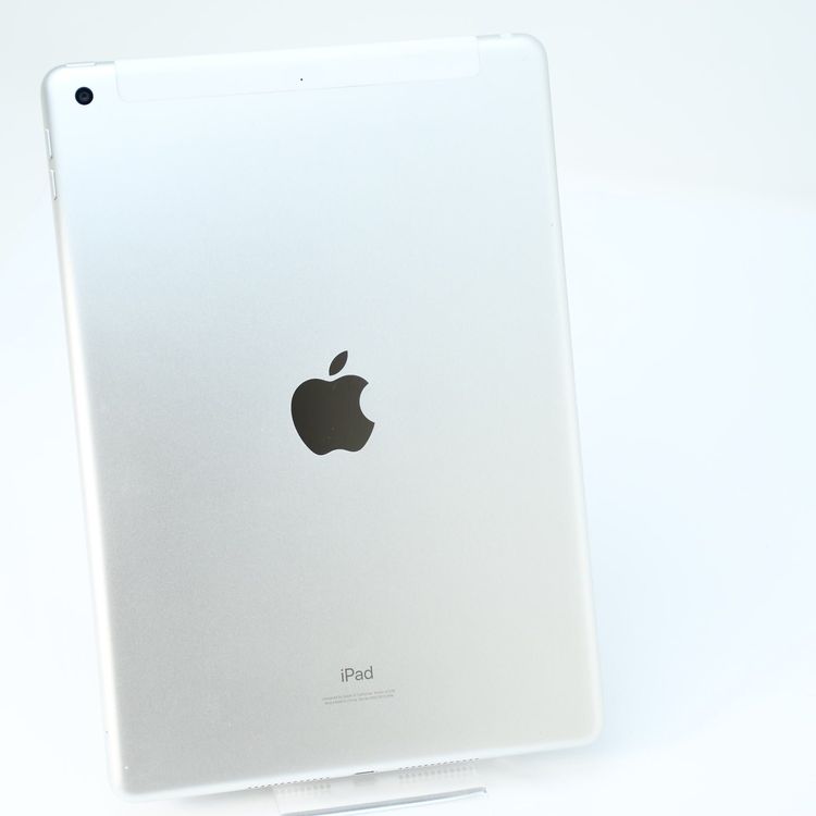 �ڥХåƥ꡼��������84���docomo SIM�ե꡼iPad ��8���� 32GB ����С�