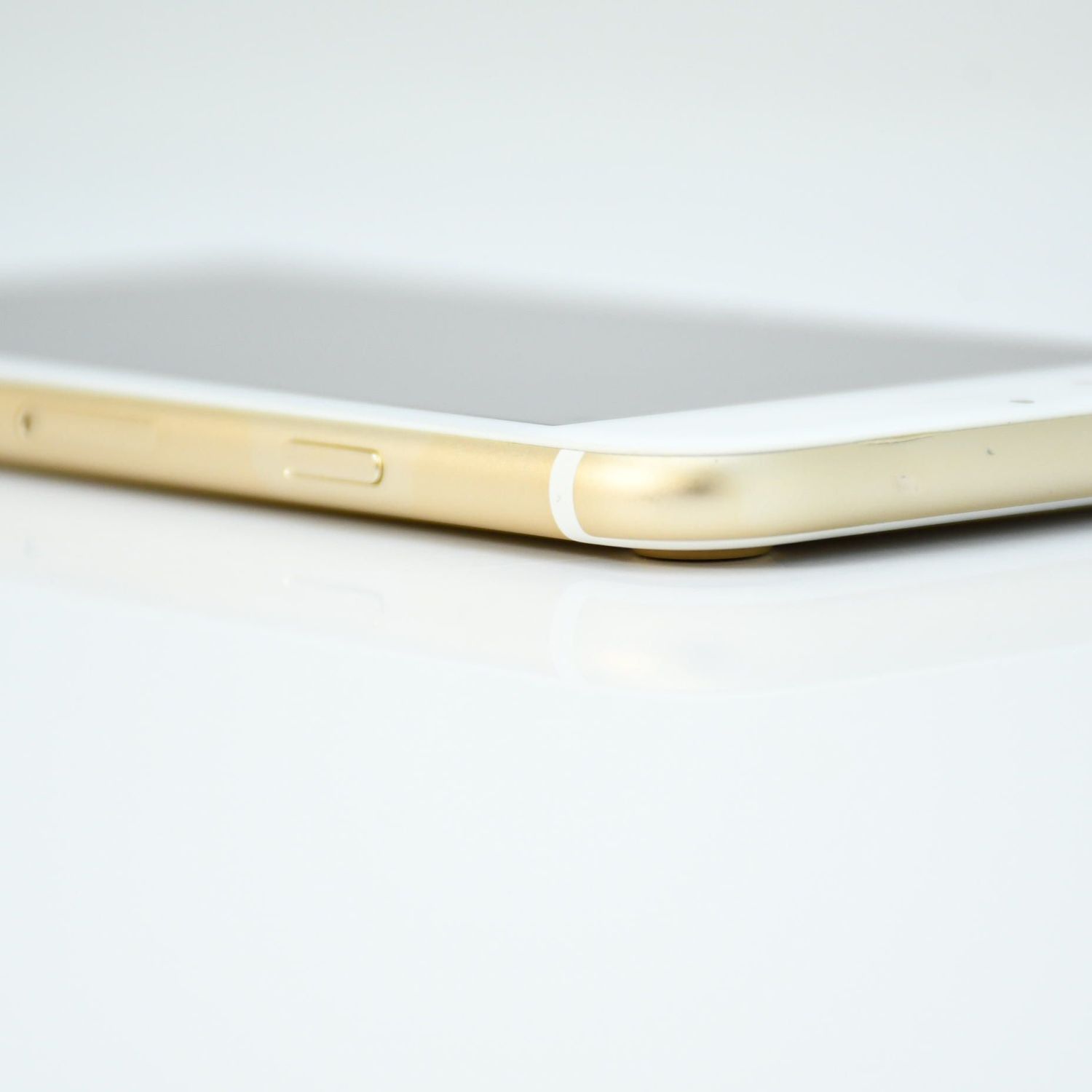 ムスビー｜【ジャンク＊バッテリー最大容量90％】SIMフリー iPhone 7 