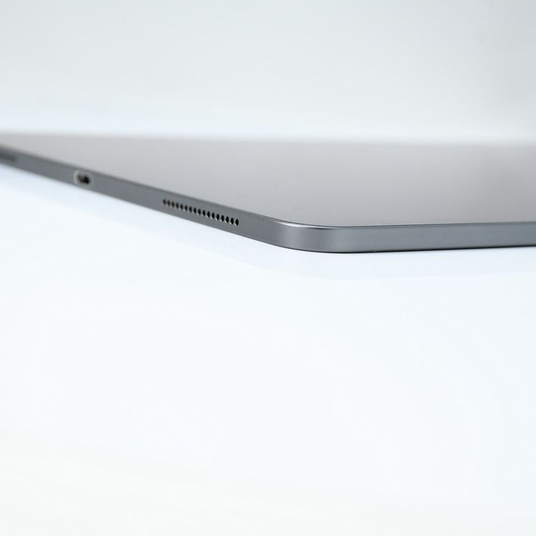 �ڥ���󥯡�iPad Pro 12.9����� ��3���� 256GB Wi-Fi��ǥ�