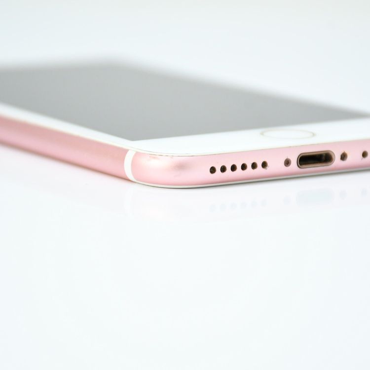 �ڥХåƥ꡼��������86����վ����ʡ�SIM�ե꡼ iPhone7 32GB �������������