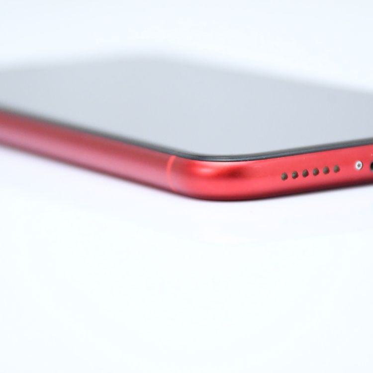 【液晶美品】SIMフリー iPhone11 128GB レッド