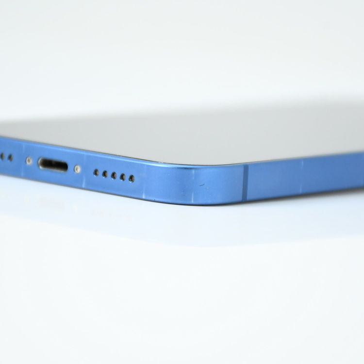 �ڱվ����ʡ������Хåƥ꡼��������83���SIM�ե꡼ iPhone13 256GB �֥롼