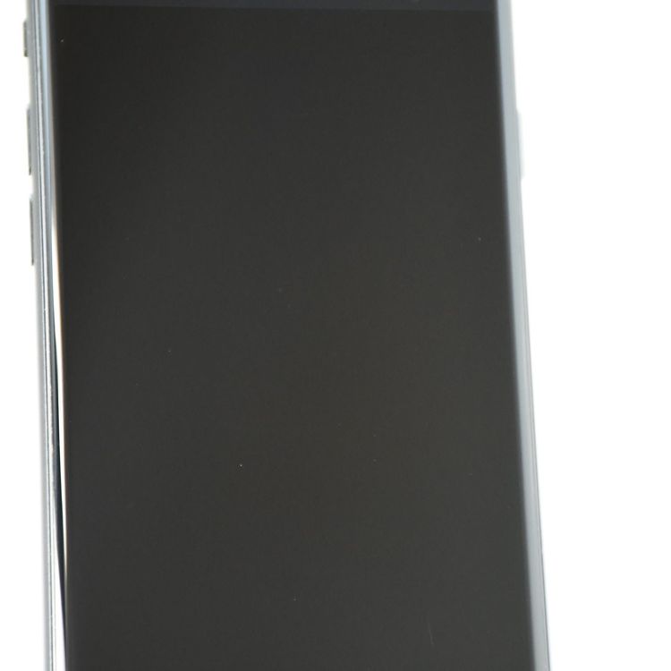 �ڽ�������82%��docomo SIM�ե꡼ iPhone SE��2���� 64GB �֥�å�