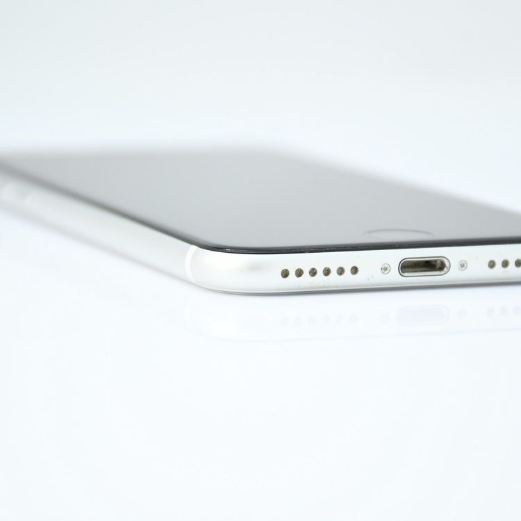 �����ʡ������Хåƥ꡼82���SIM�ե꡼ iPhone SE �裲���� 64GB �ۥ磻��