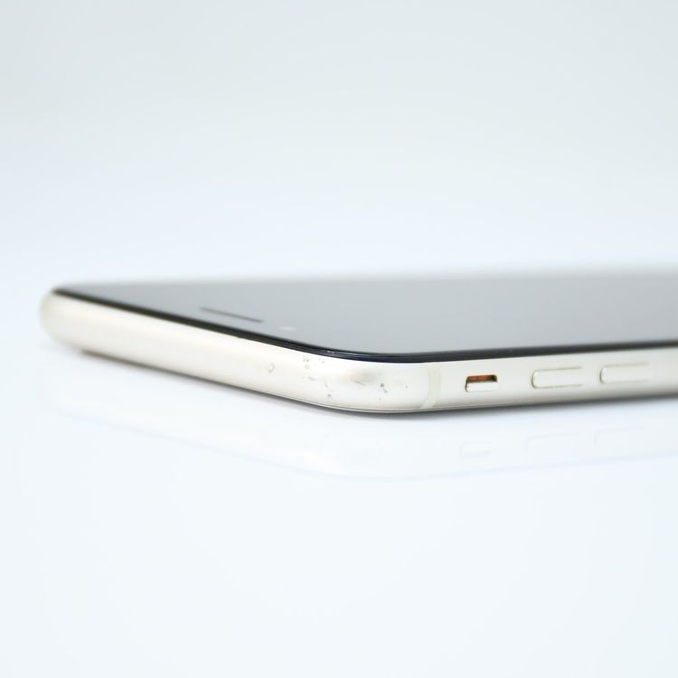 ڱվʡưġ100 %docomo SIMե꡼ iPhoneSE 裳 64GB