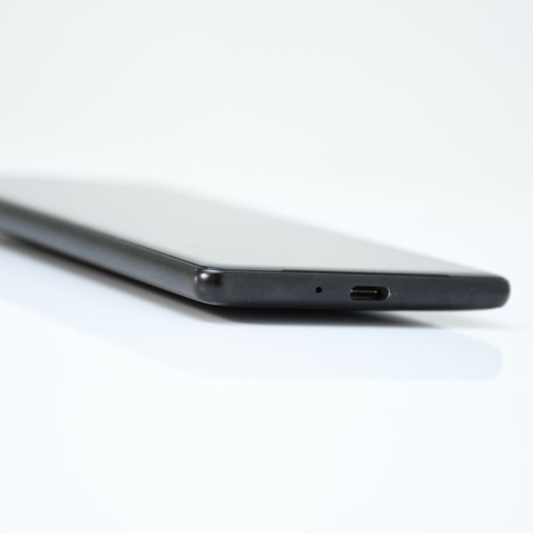 �������ɹ���SIM�ե꡼ docomo Xperia XZ2 SO-03K �֥�å�