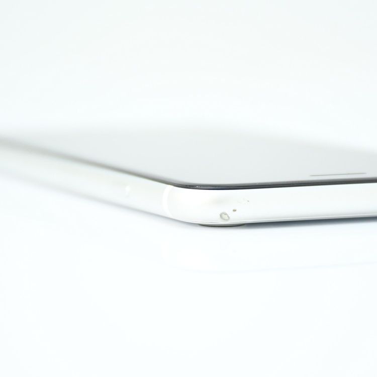 �ڱվ����ʡ������Хåƥ꡼82���docomo SIM�ե꡼ iPhone SE �裲���� 64GB