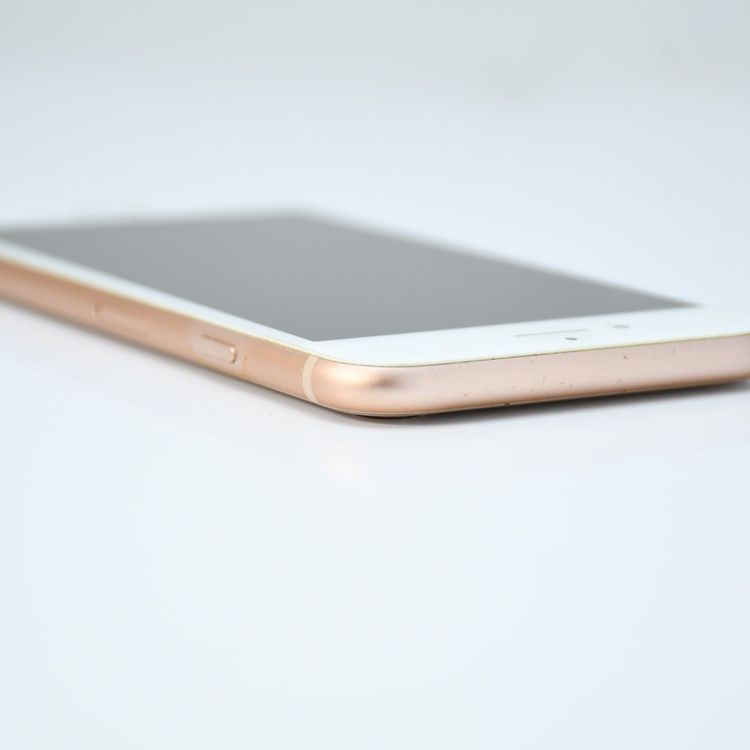 �ڱվ����ʡ�SIM�ե꡼ iPhone8 256GB �������